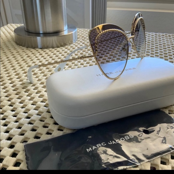 Sunglasses - Picture 3 of 9